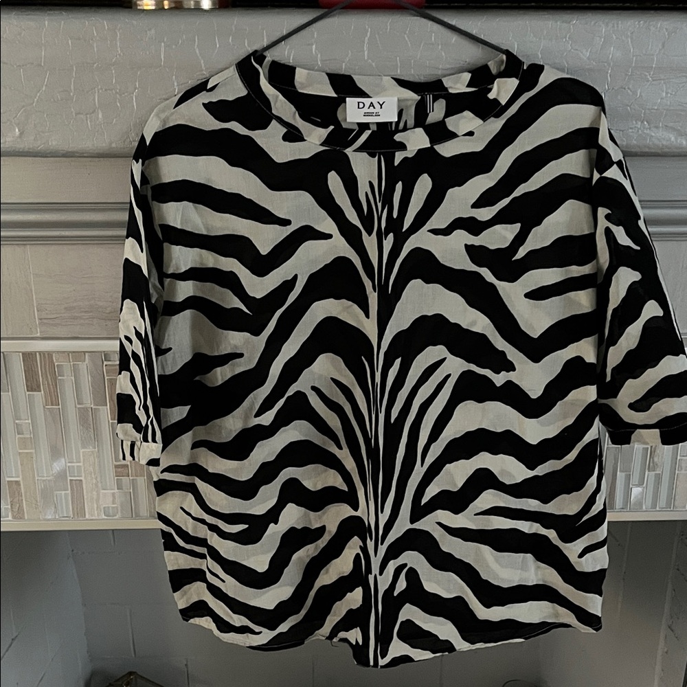 DAY Zebra Print Short Sleeve Top